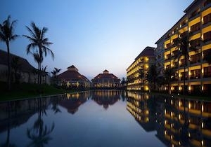 PULLMAN ĐÀ NẴNG BEACH RESORT 5 SAO